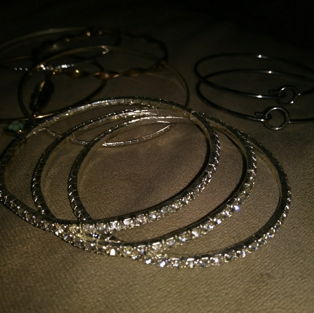 Bangle bracelet bundle ✴ - Picture 4 of 4